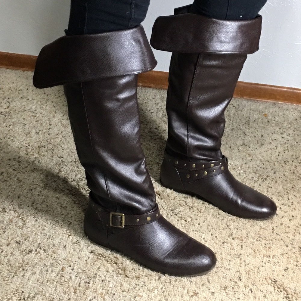 dark brown boots